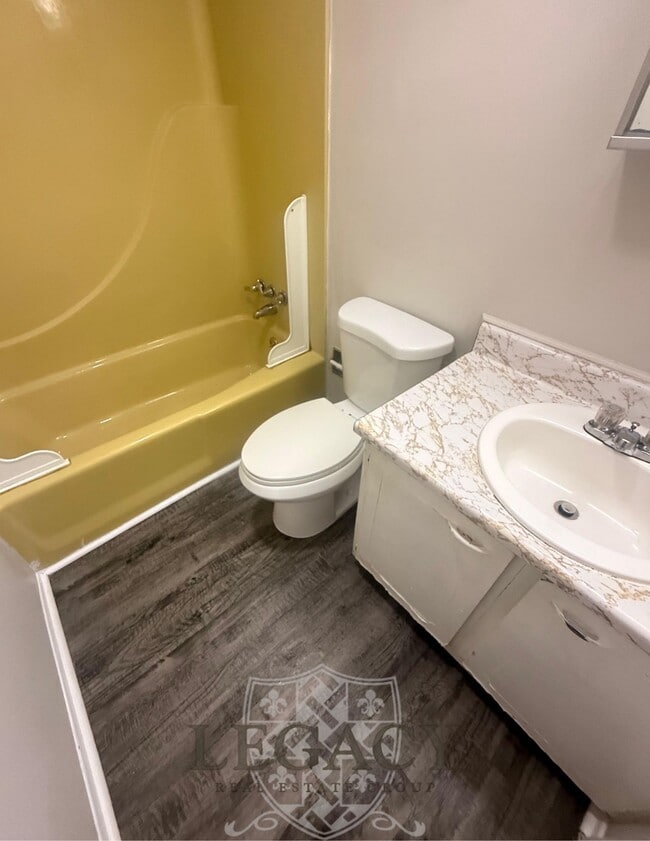 Building Photo - 1073 Harold Dr