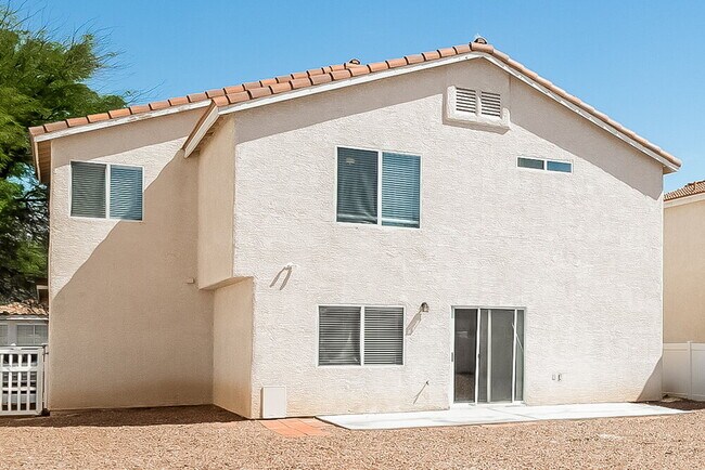 Building Photo - 1011 Emerald Stone Ave