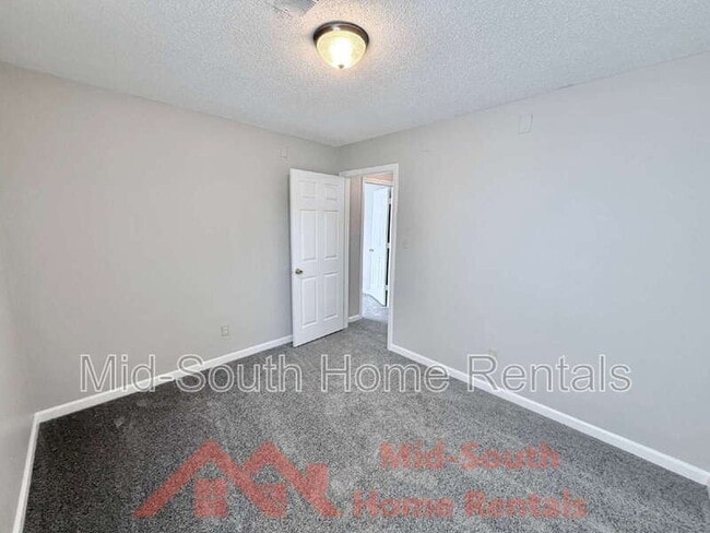 Building Photo - 3942 Chelsea Hill Dr