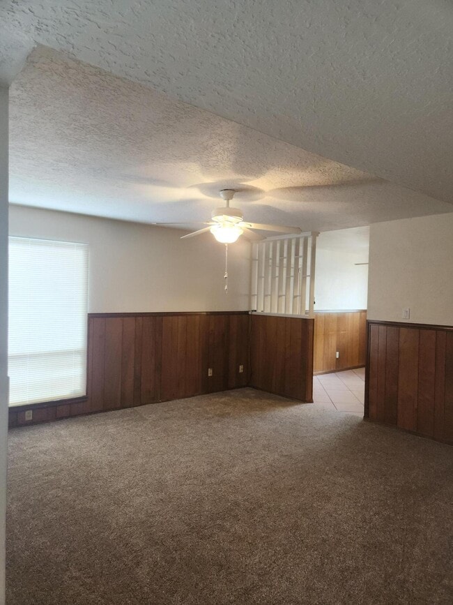 Building Photo - 8509 Bellehaven Pl NE