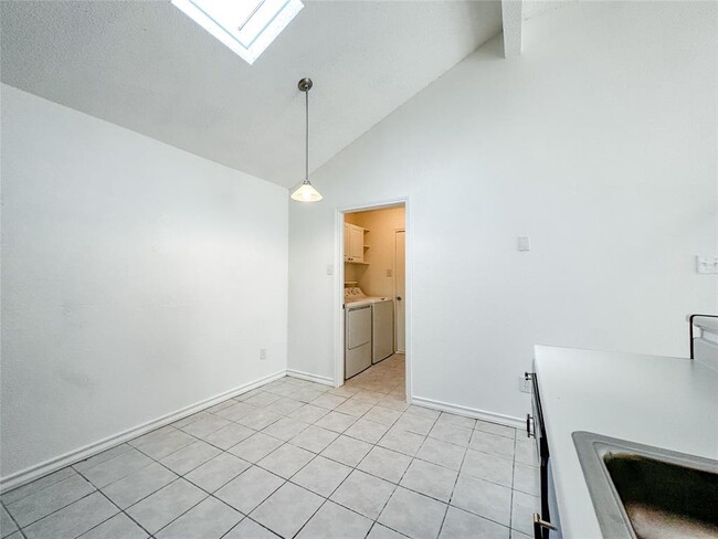 Building Photo - 14231 Anita Marie Ln