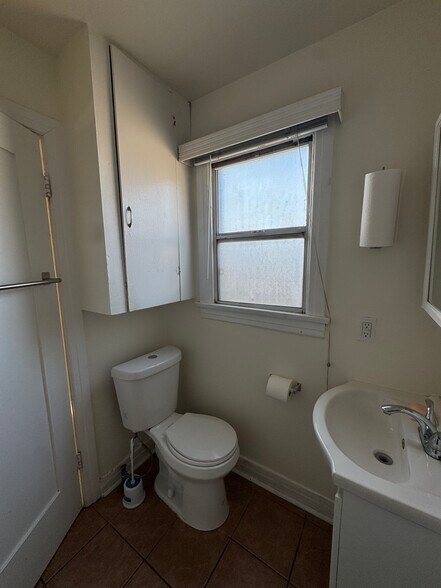 Building Photo - 2709 W 67th St