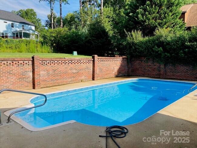 Building Photo - 4969 Moonlite Bay Dr