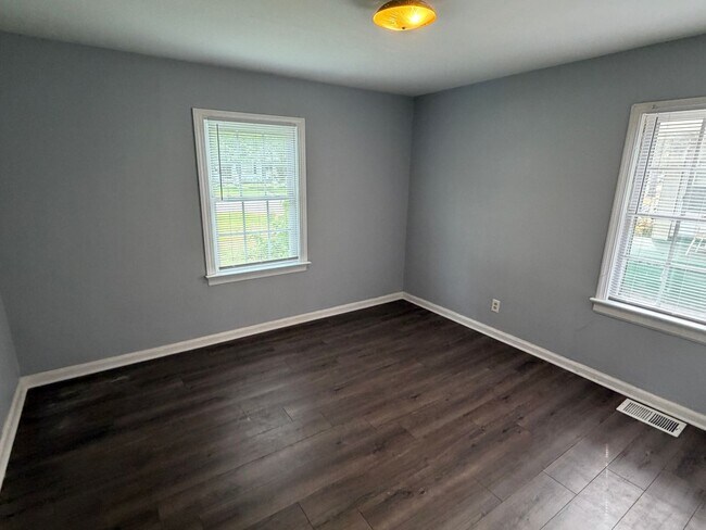 Building Photo - 1416 Rosewood Ave