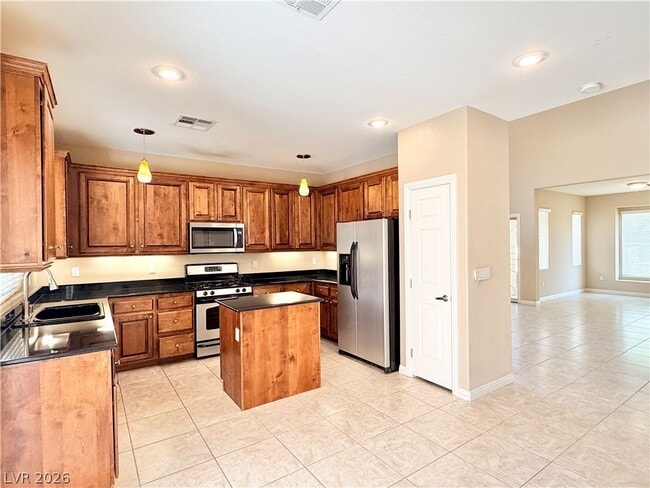 Building Photo - 10360 Blue Ginger Dr