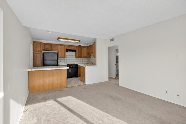 Building Photo - Moonstone