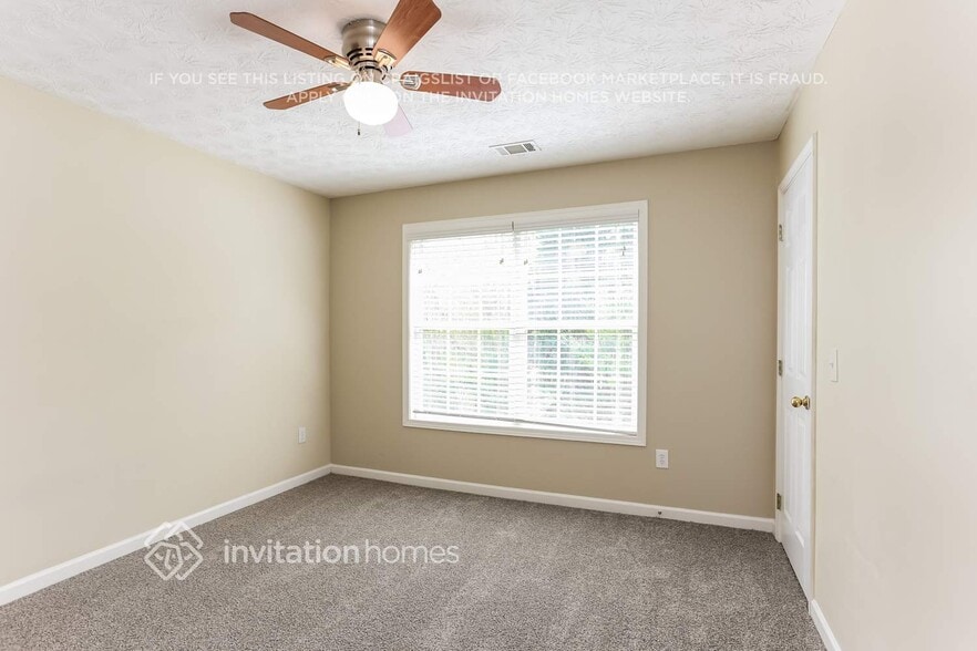 Building Photo - 220 Lake Valley Dr SW