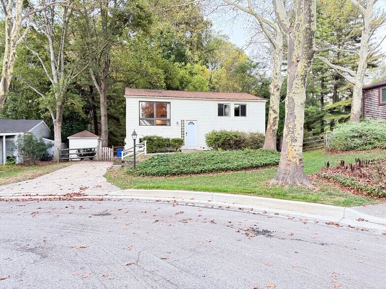 Primary Photo - 8856 Youngsea Pl