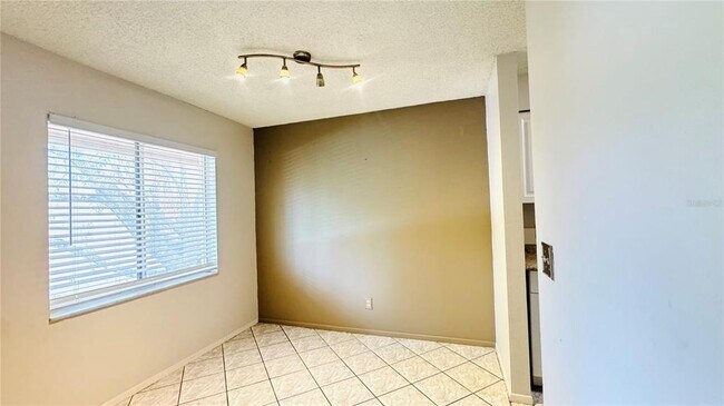 Building Photo - 5501 Pokeweed Ct