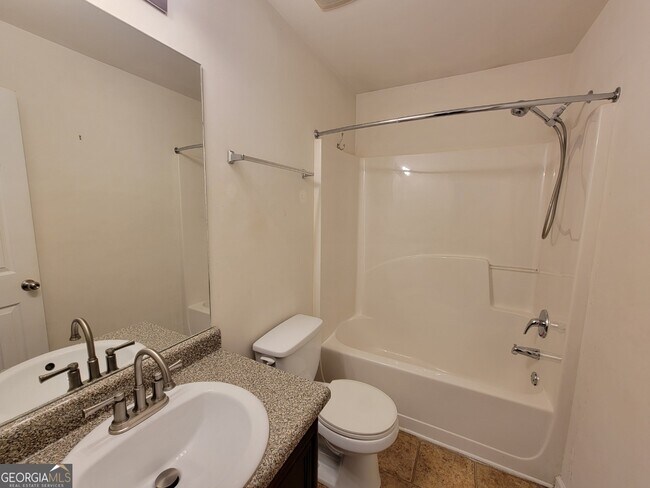 Building Photo - 175 Stillwood Dr