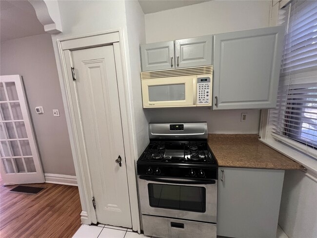 Building Photo - 7080 Mitchell Ave