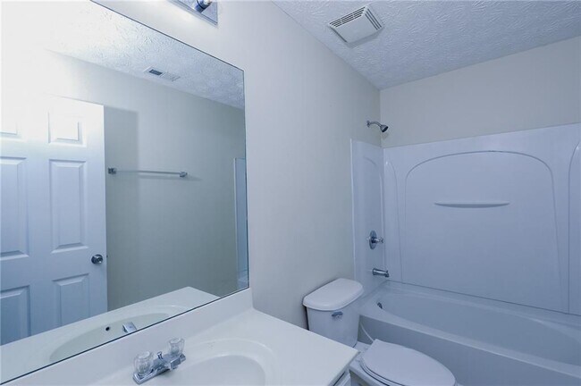 Building Photo - 790 Celeste Ln