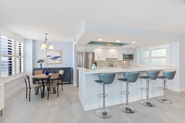 Primary Photo - 3115 S Ocean Blvd