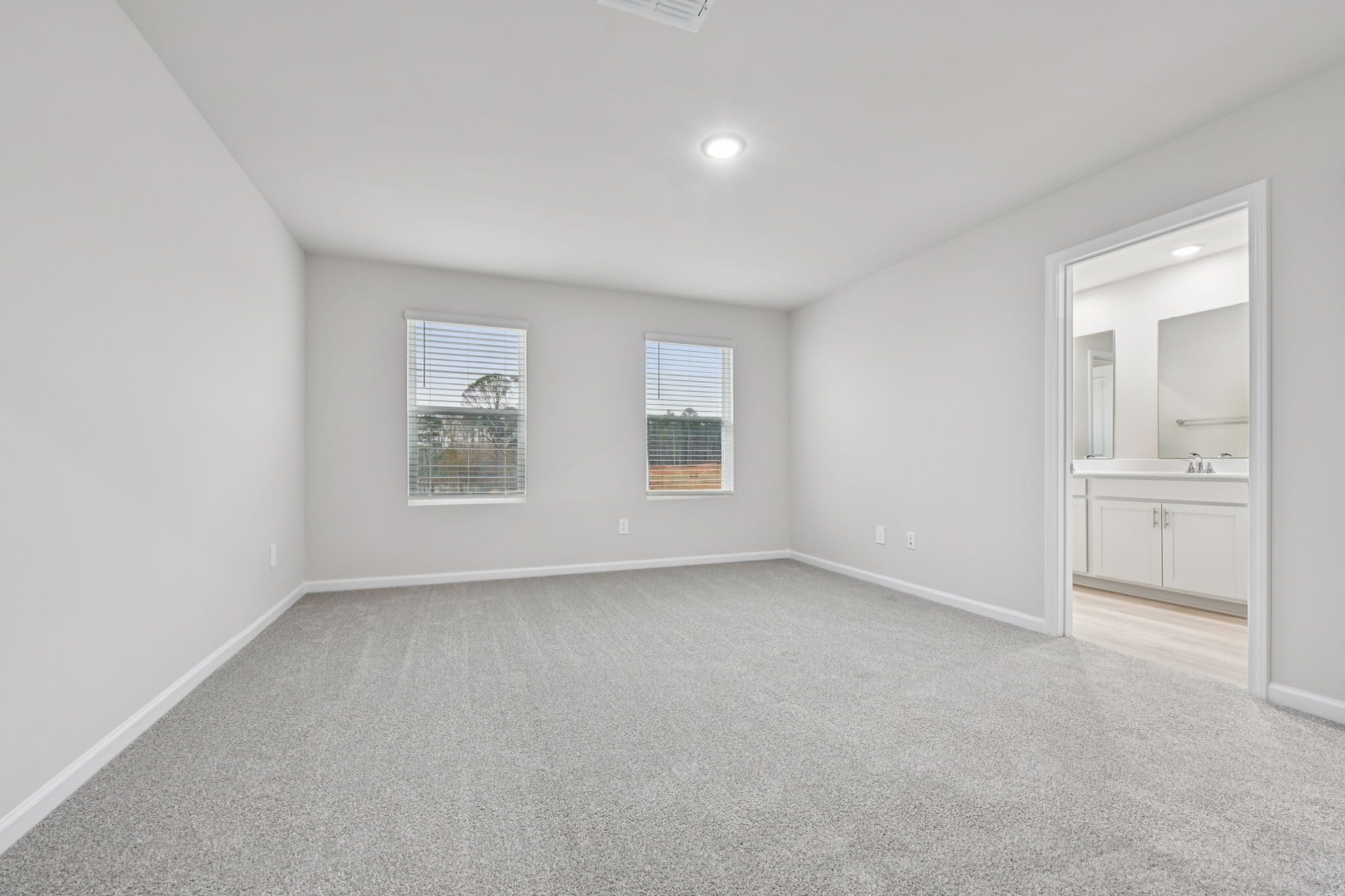 Building Photo - 723 Chandler Stone Dr