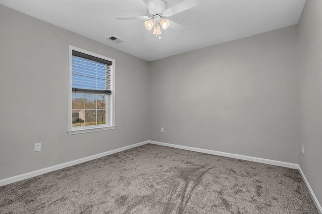 Building Photo - Beautiful 4br 2.5ba with huge basement and garage in Edgemere