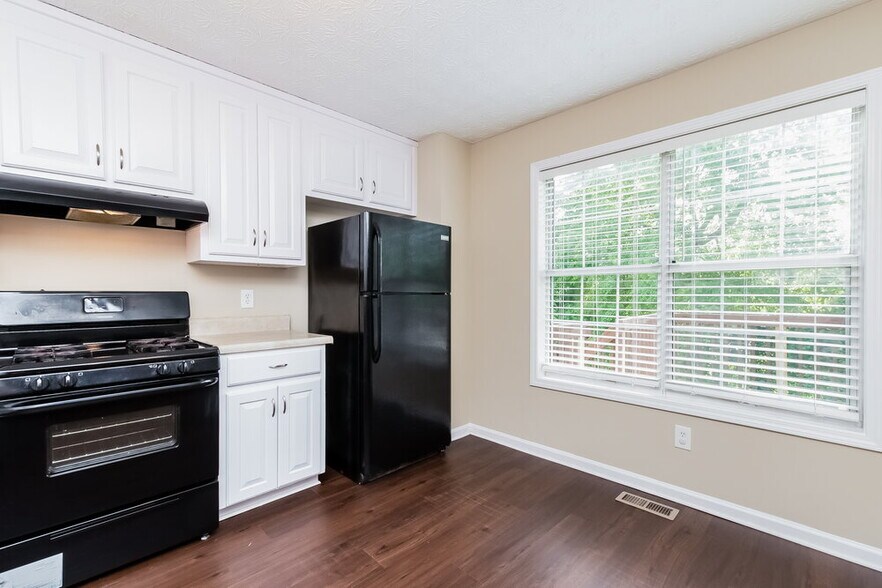 Building Photo - 4818 Baker Plantation Dr