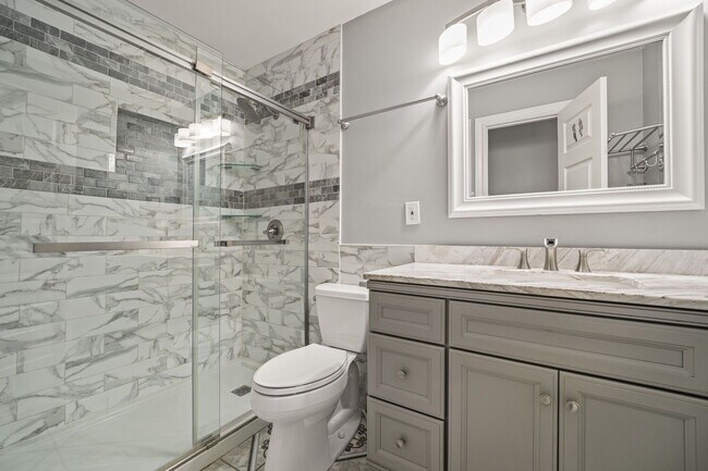 Building Photo - 5001 Canella Dr