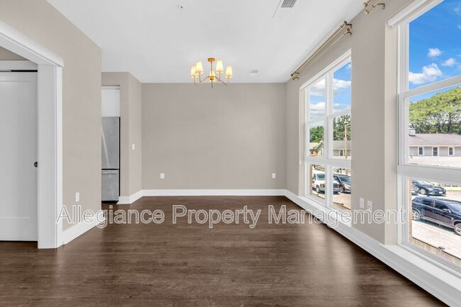 Building Photo - 1800 Mt Vernon Ave
