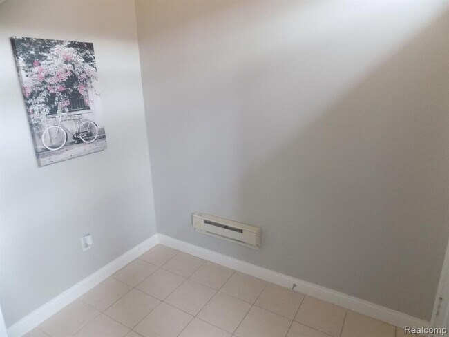 Building Photo - 16327 Chatham Dr