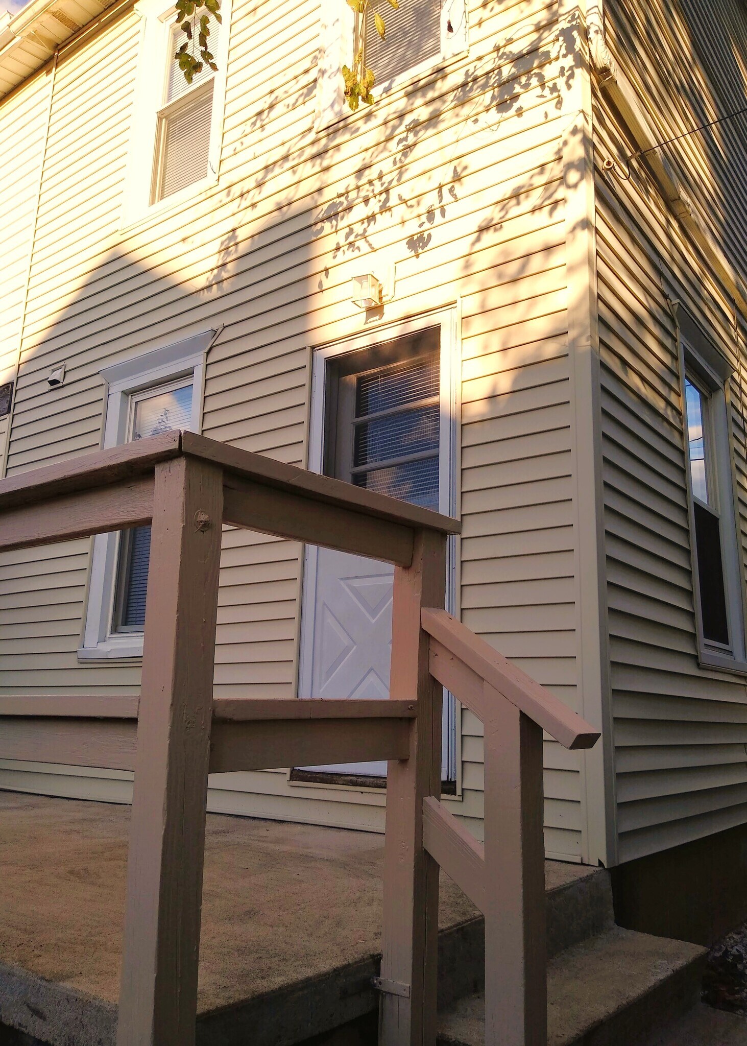 Building Photo - 513 Hanover St