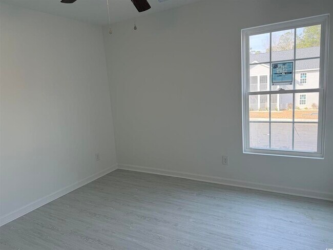 Building Photo - 179 Charter Dr