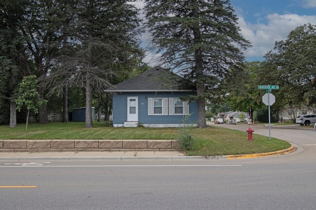 Building Photo - 415 Riverside Ave N