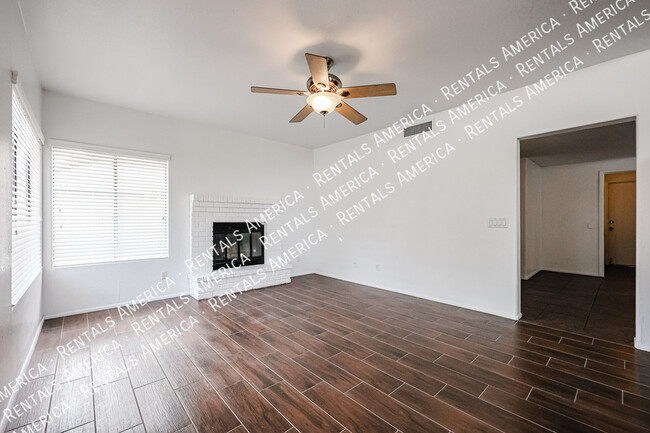 Building Photo - 967 E Rockwell Dr
