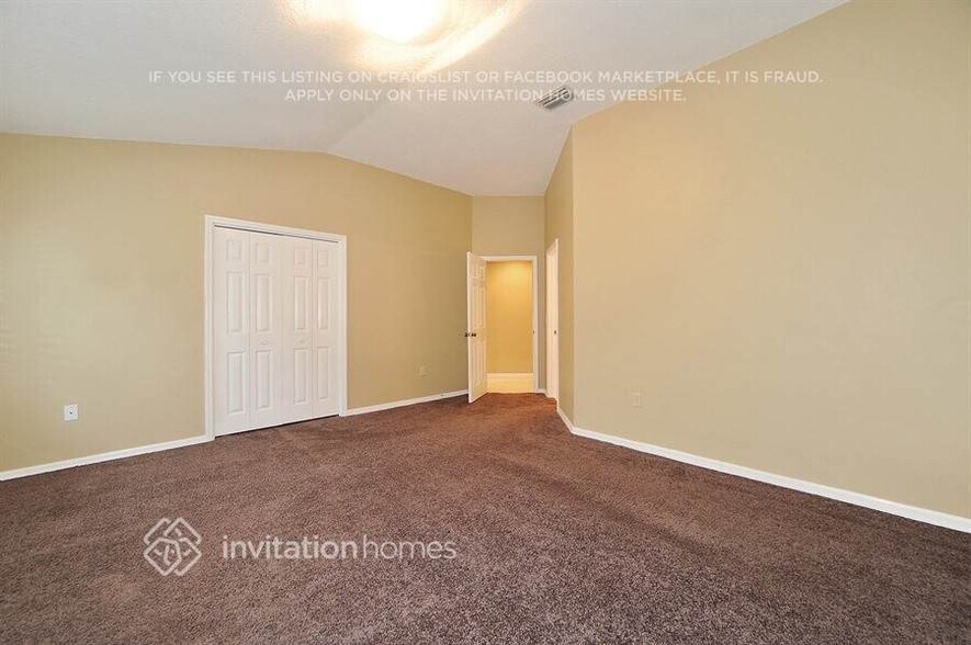 Building Photo - 4300 Ridgemoor Dr N
