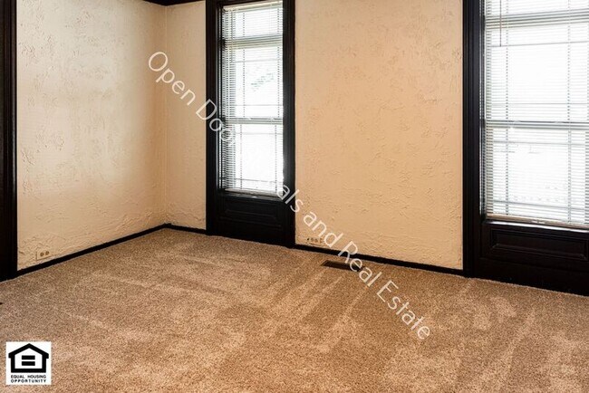 Building Photo - 460 S Elm St