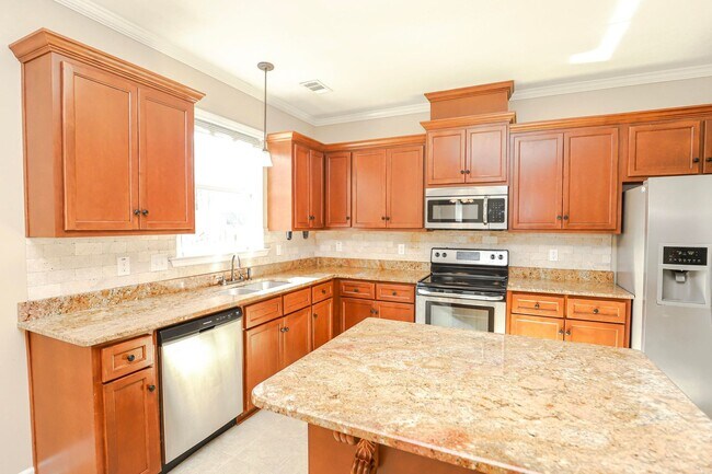 Building Photo - 4 Bedroom 2.5 Bath in Grovetown!