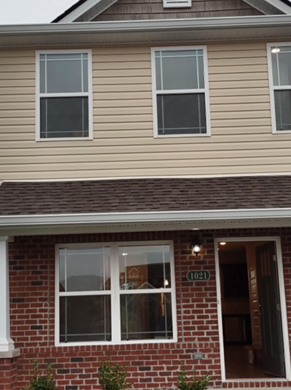 Building Photo - 1021 Wells Way