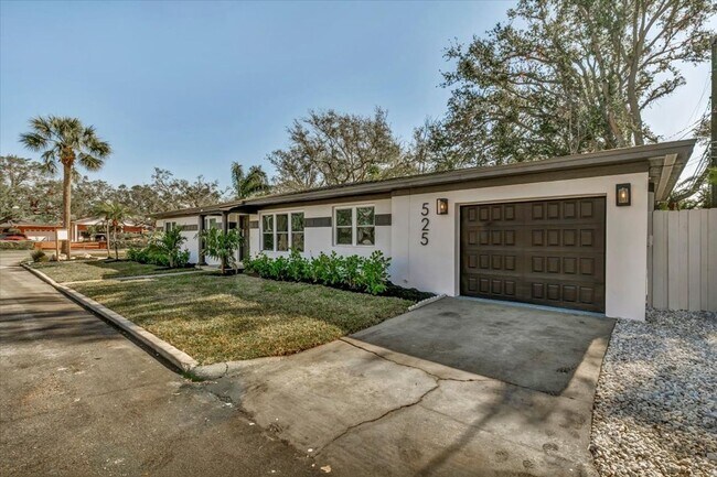 Building Photo - Fully Remodeled Snell Isle Luxury Home - Available for Rent or Purchase!