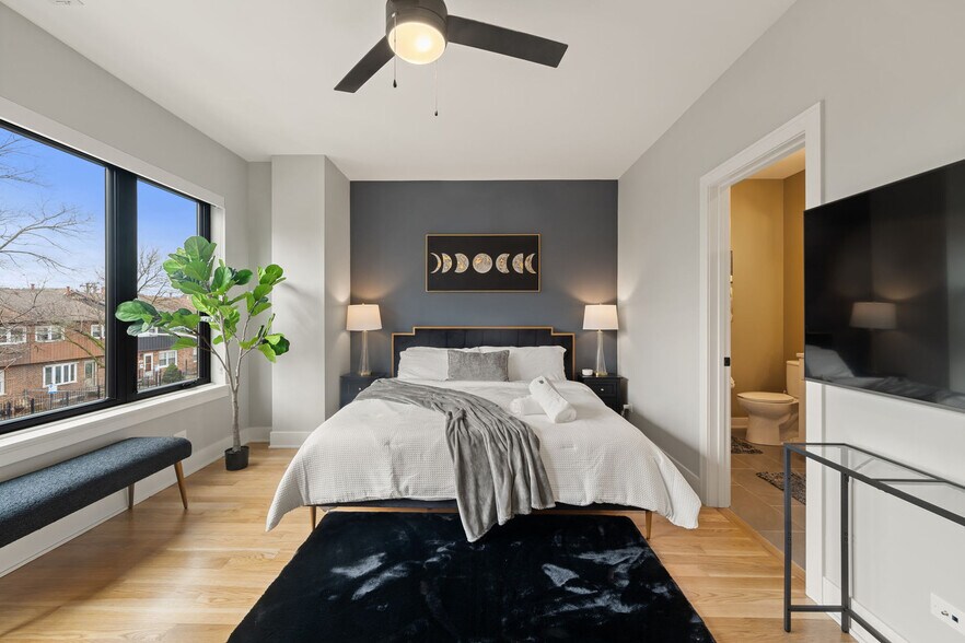 Building Photo - 2006 W 21st St