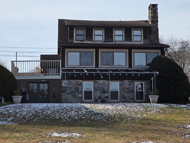 Building Photo - 23 Cedar Dr