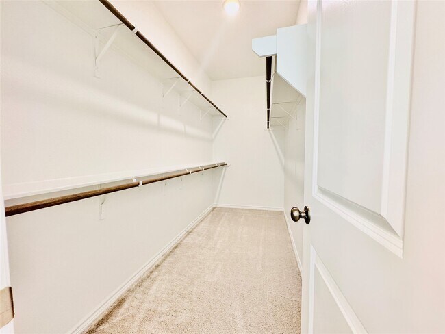 Building Photo - 1240 Woodflower Dr