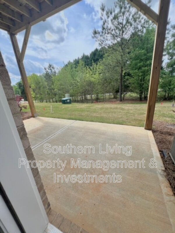 Building Photo - 6985 Waterstone Dr