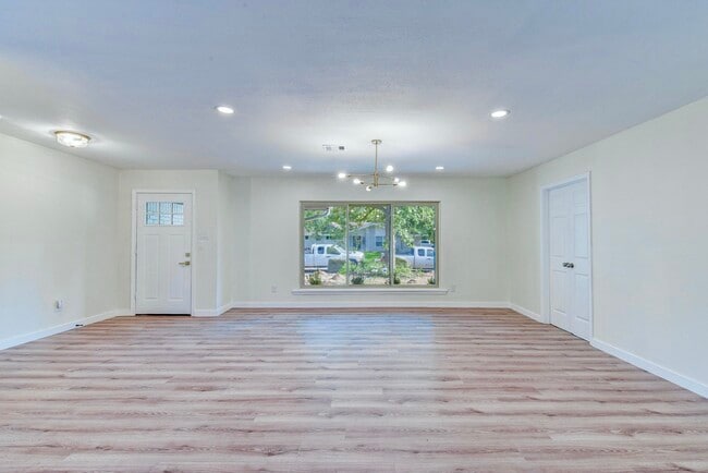 Building Photo - 4303 Osby Dr