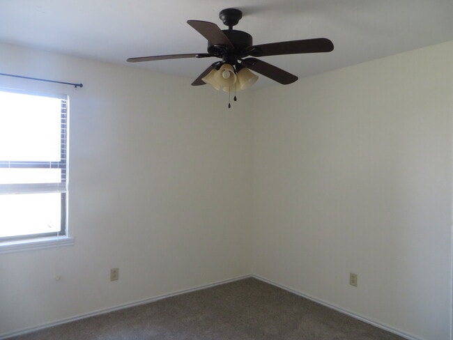 Building Photo - 1021 Homestead Dr