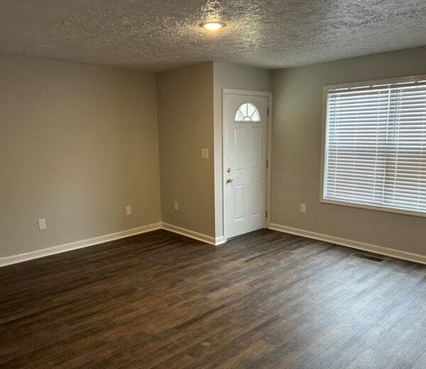 Building Photo - 1071 Woodland Dr