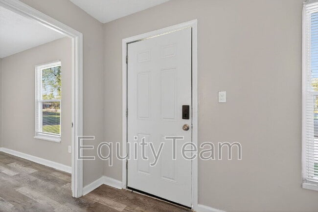 Building Photo - 10032 Regency Ct