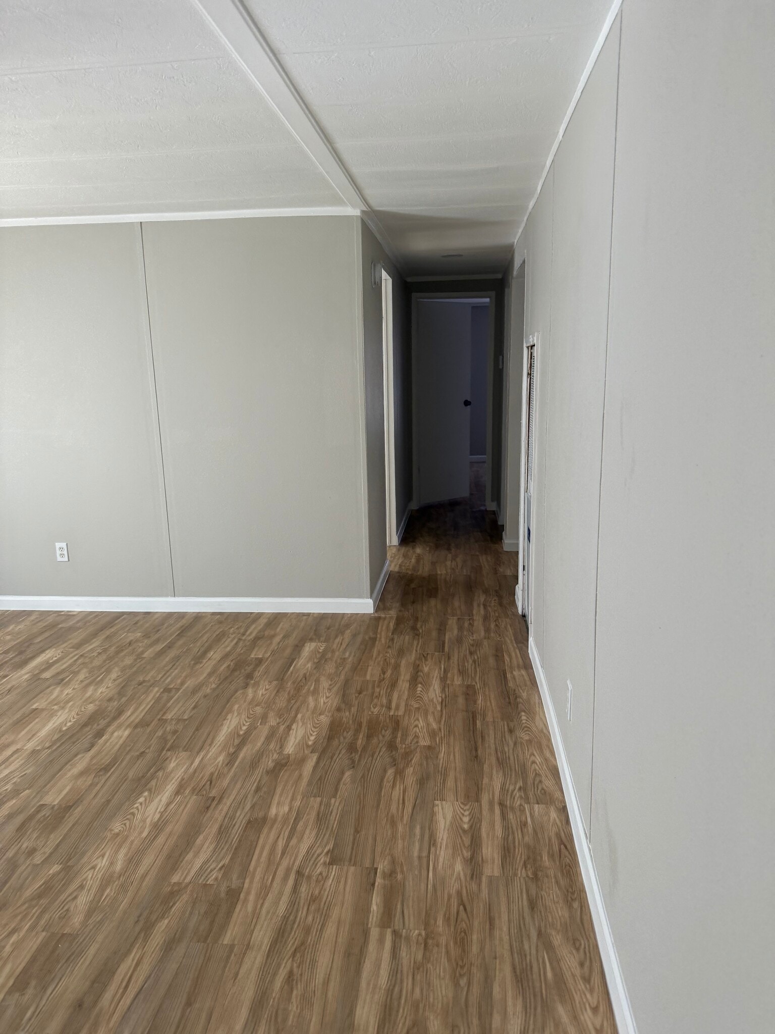 Building Photo - 6201 W Bert Kouns Industrial Loop