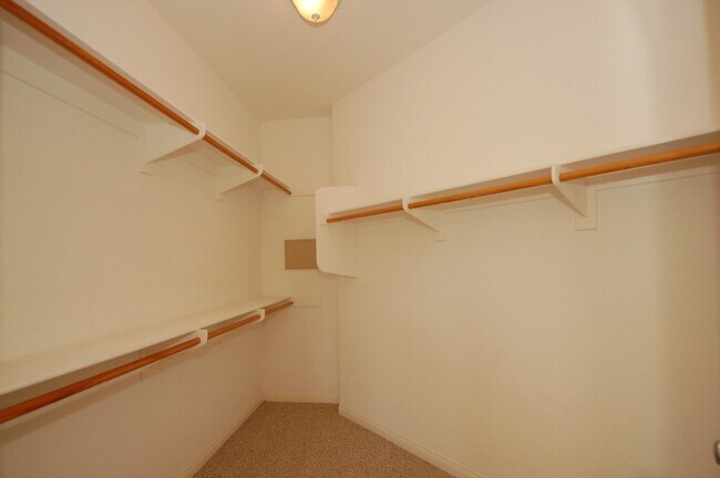 Building Photo - Amazing Location Home in Carlsbad with Lag...