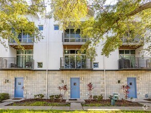 Building Photo - 5008 S MacDill Ave