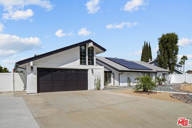 Building Photo - 20071 1/2 Emerald Meadow Dr