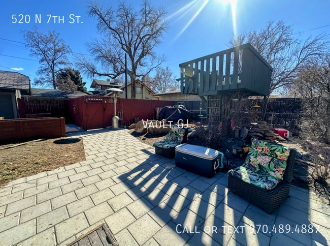 Building Photo - 520 N 7th St