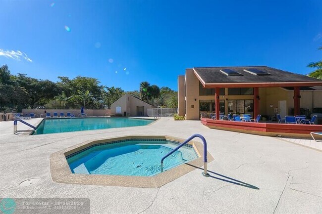 Building Photo - 9200 Chelsea Dr S