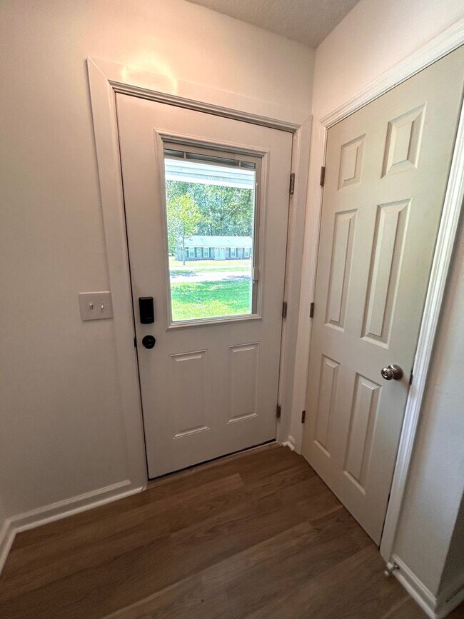 Building Photo - Beautifully Renovated 3BR Home in Summerville