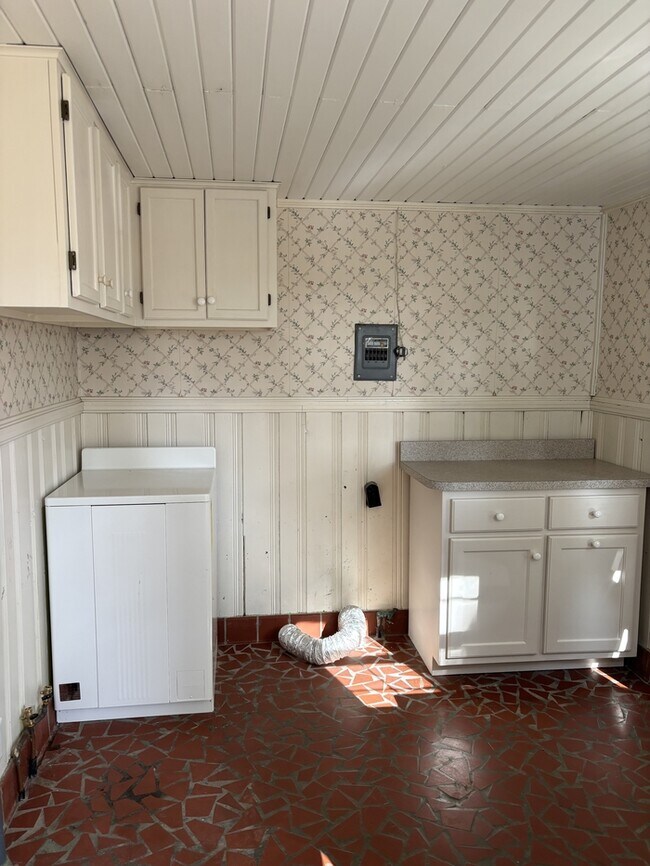 Building Photo - 2115 Galilee Rd