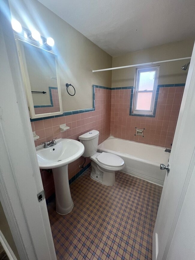 Building Photo - 1033 Tennessee Ave