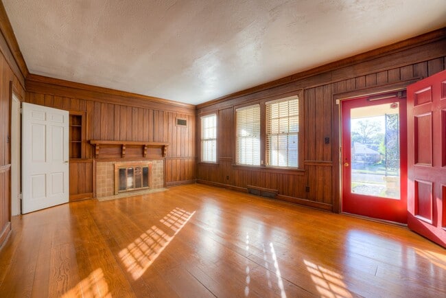 Building Photo - Larger than it looks and all appliances in...